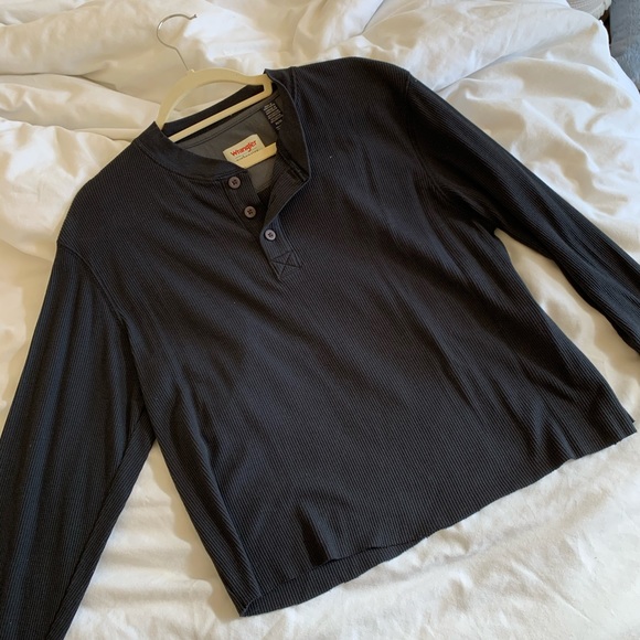 Wrangler Tops - Cropped black wranglers waffle